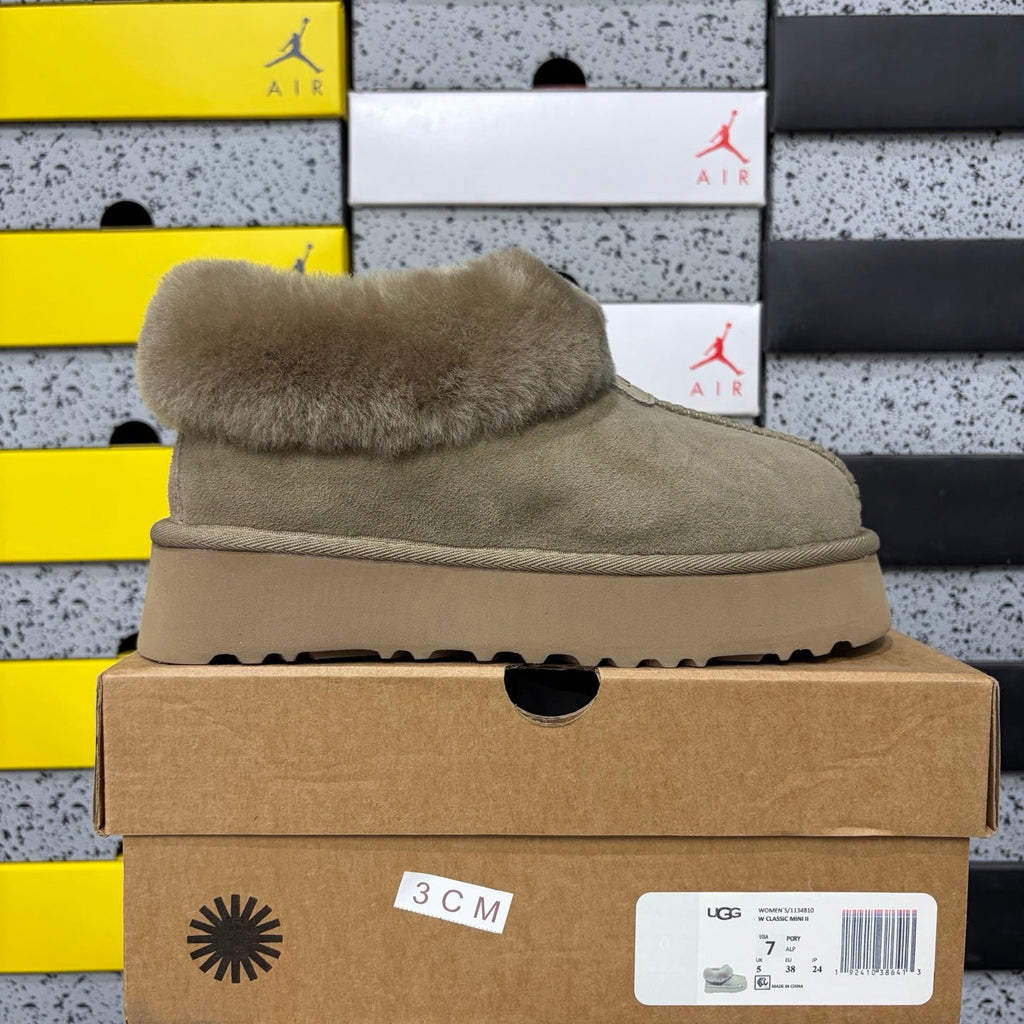 UGG Classic Mini II Platform Boot with Shearling Collar, 3cm Chunky Platform Sole & Tonal Lug Outsole in Taupe
